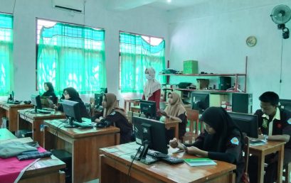 AMIK YMI Tegal Melakukan Sosialisasi ke SMK Bhakti Karya Tegal