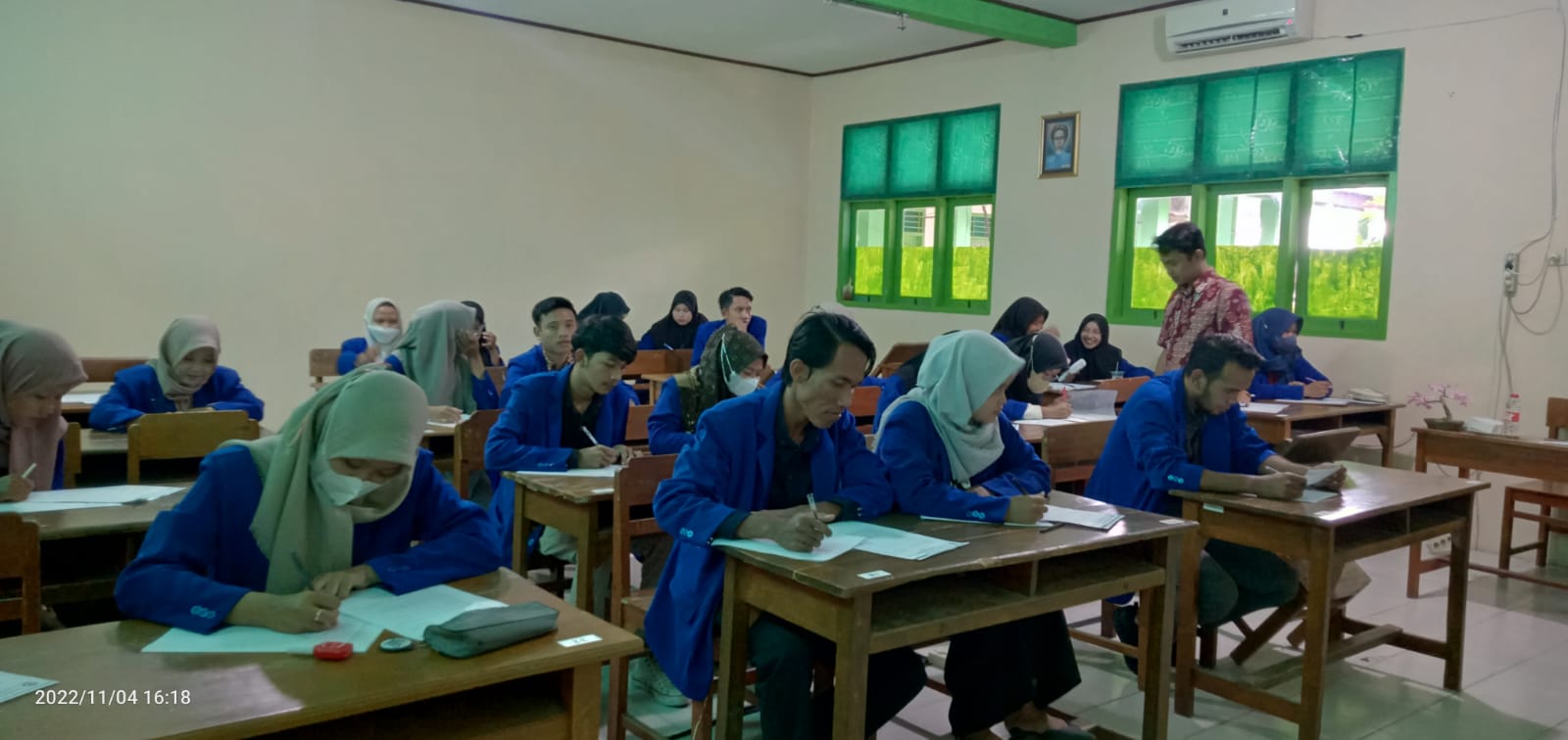 Mahasiswa UTD PSDKU Jakarta Menghadapi Ujian Tengah Semester