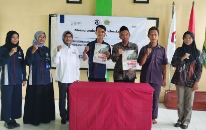 Penandatanganan MoU SMK NU 1 Adiwerna dengan Universitas Teknologi Digital PSDKU Tegal