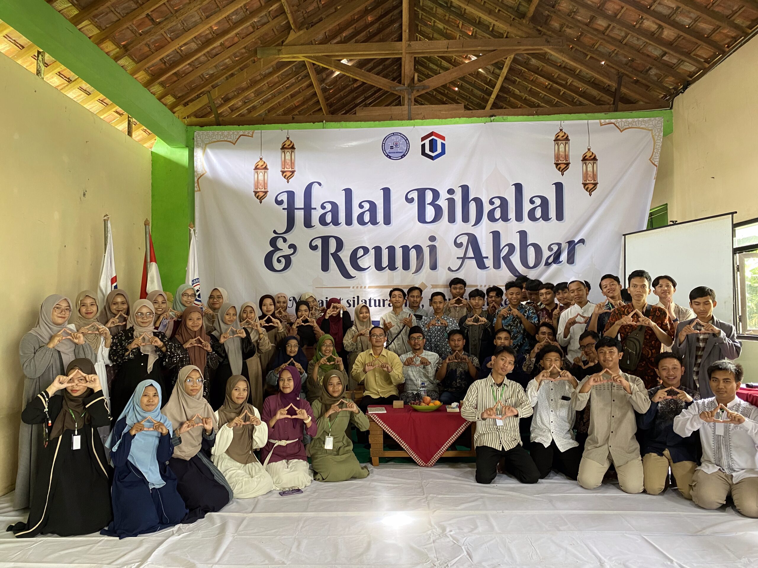 Tradisi Halal Bihalal di Lingkungan Universitas Teknologi Digital PSDKU Tegal: Merajut Silaturahmi Mengukir Kenangan