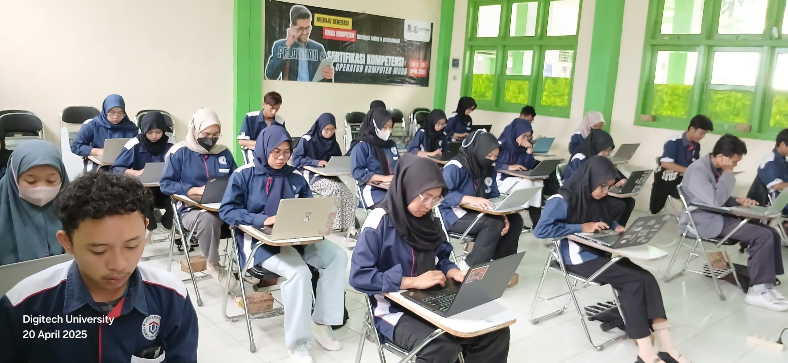 Universitas Teknologi Digital Mengadakan Ujian Bersertifikasi BNSP Kompetensi Operator Komputer Muda